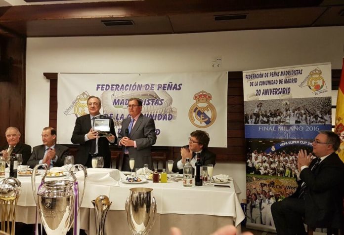 Homenaje a Florentino Pérez por la Federación de Peñas Madridistas de la CAM