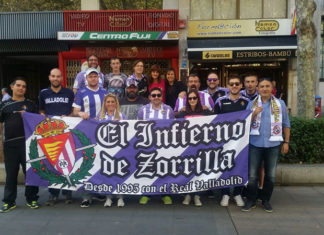 Miembros de El infierno de Zorrilla posan el día de la inauguración de su nueva sede en la capital pucelana
