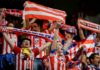 Aficionados del Atlético de Madrid animan incondicionalmente al equipo durante un partido de esta temporada. Twitter