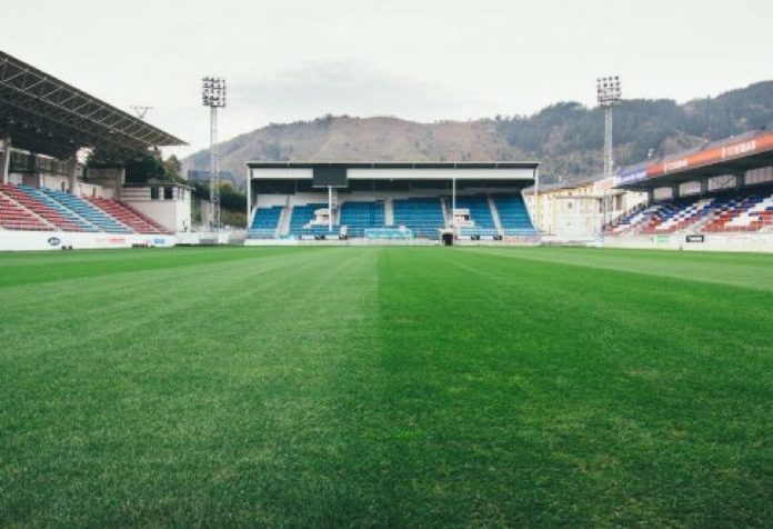 El Estadio Municipal de Ipurua acogerá el duelo por el ascenso a Segunda B entre el CD Vitoria y el CD Azuaga. SD Eibar