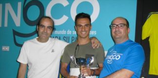 diariodeaficionesunidas alvaro garcia recibe un premio por su gran temporada en el cadiz cf