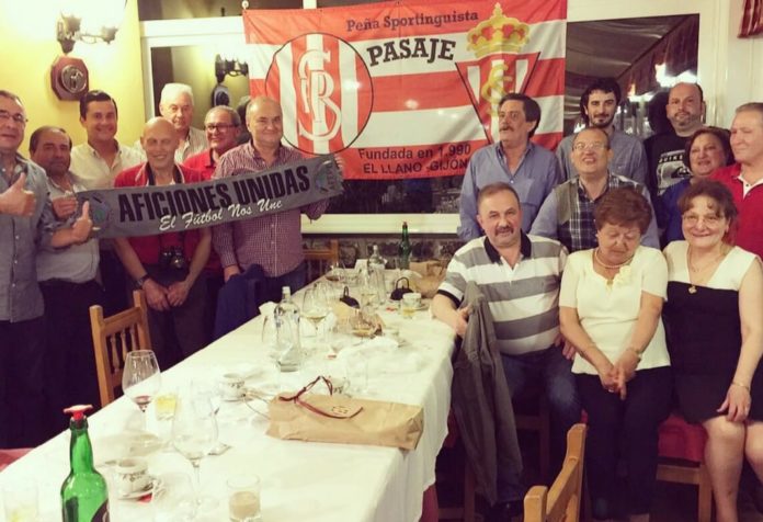Los miembros de la Peña Sportinguista Pasaje celebraron su aniversario con la esperanza de un nuevo ascenso. FPS
