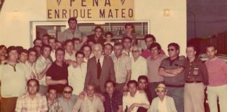 Fotografía de archivo en la que los miembros de la agrupación amarilla posan en su sede social. Peña Enrique Mateos