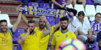 Aficionados del conjunto amarillo disfrutando de la última jornada de liga en el José Zorrilla de Valladolid. Cádiz CF