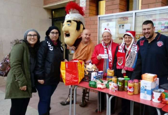 diariodeaficionesunidas solidaridad en el futbol recogida de alimentos federaciones de peñas
